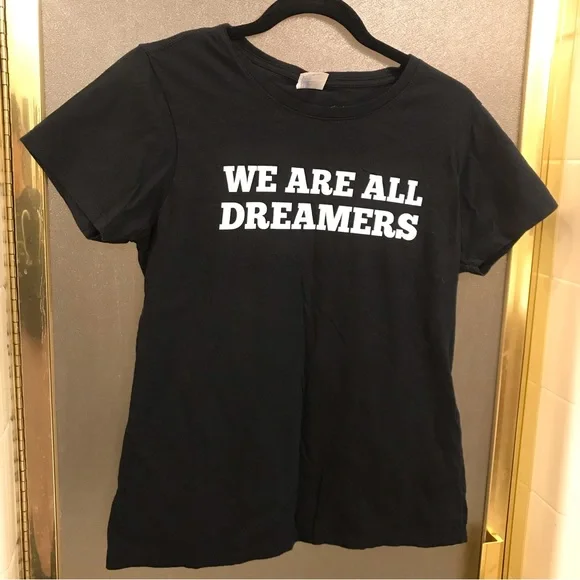 “We Are All Dreamers” Black Short Sleeve Top Size Medium✨ - Picture 3 of 5